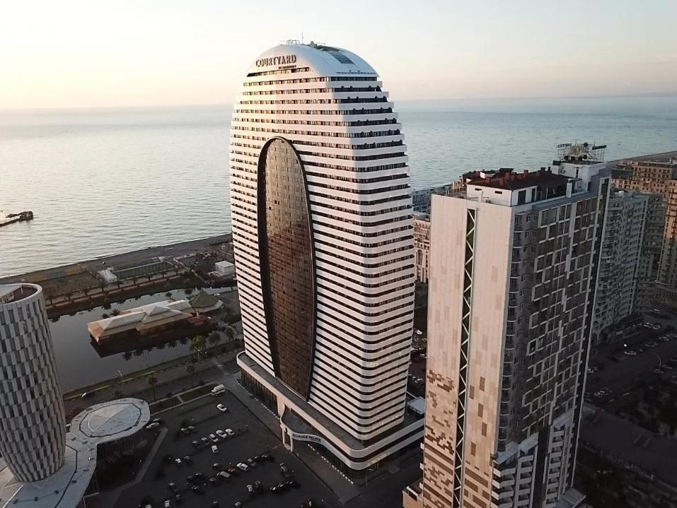 Alliance Palace Sea View Apartment 巴统 外观 照片