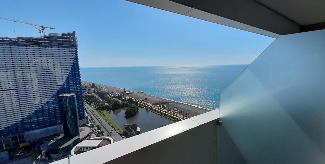 Alliance Palace Sea View Apartment 巴统 外观 照片