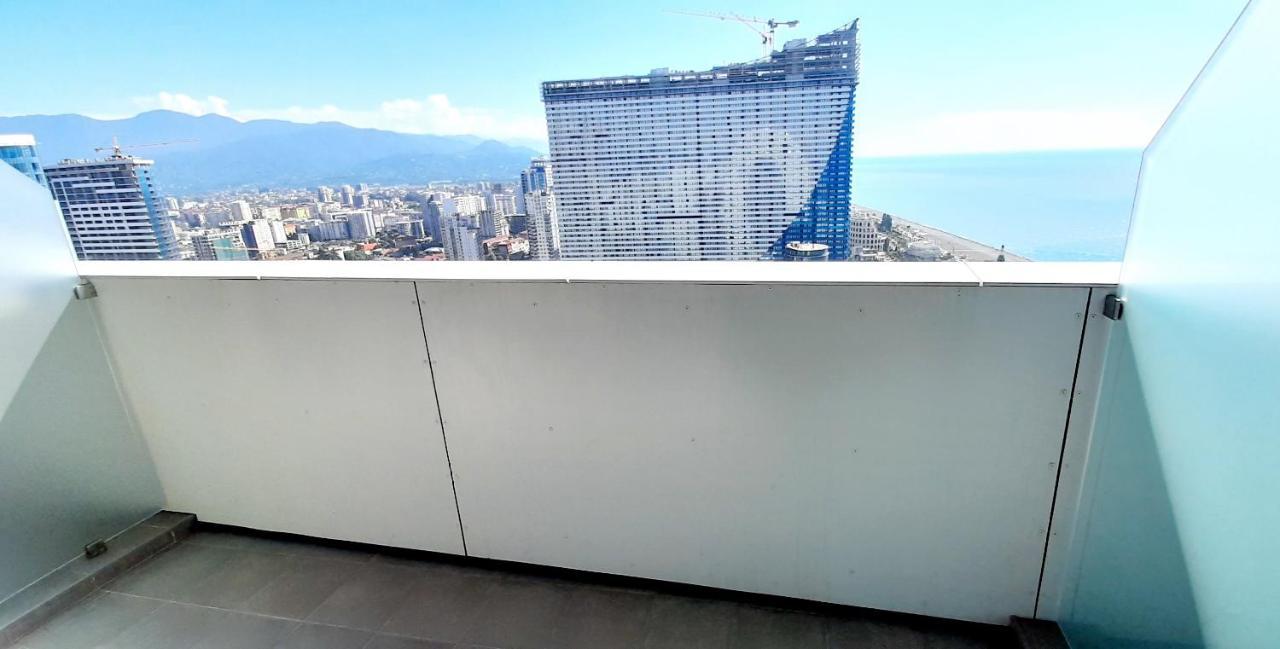 Alliance Palace Sea View Apartment 巴统 外观 照片