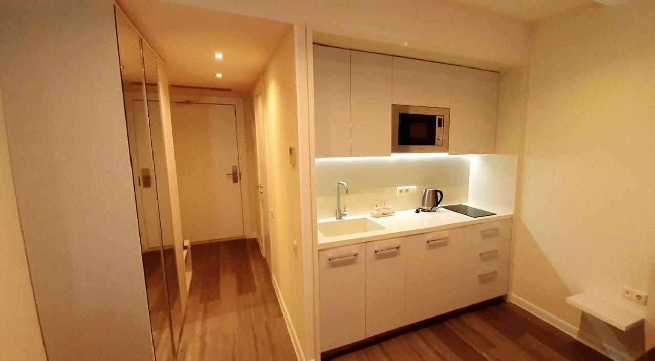 Alliance Palace Sea View Apartment 巴统 外观 照片