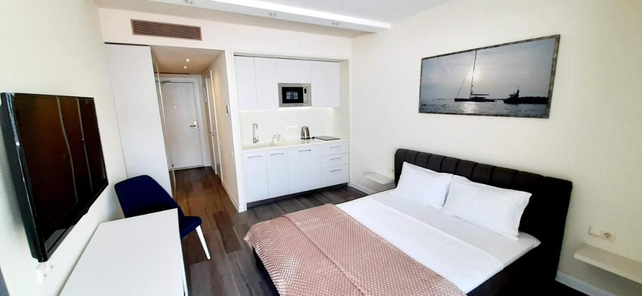 Alliance Palace Sea View Apartment 巴统 外观 照片